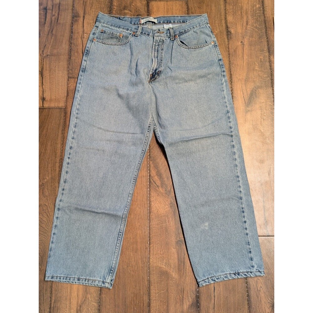 Vintage Levi's 550 Relaxed Fit Jeans Men's Size 38x30 Light Wash